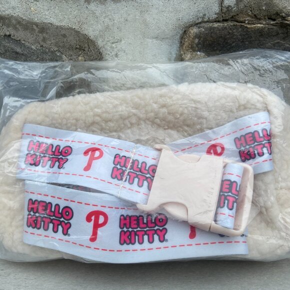 NEW Philadelphia Phillies Hello Kitty Stadium Giveaway Sherpa Belt Bag SGA - Picture 2 of 2